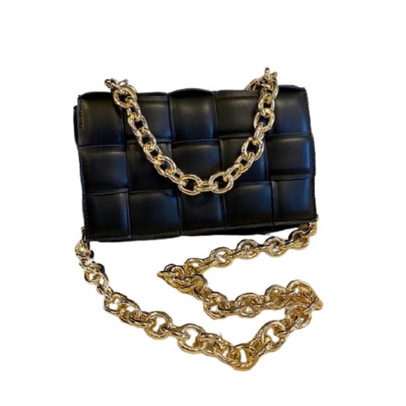 Melie Bianco Black Woven Handbag with Gold Chain Strap (NWOT) - Picture 1 of 4